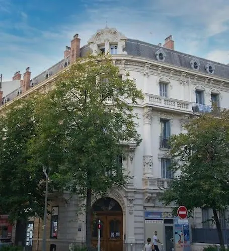 Tres Cosy, En Plein Centre-ville, Proximite Plage, Centre Daire